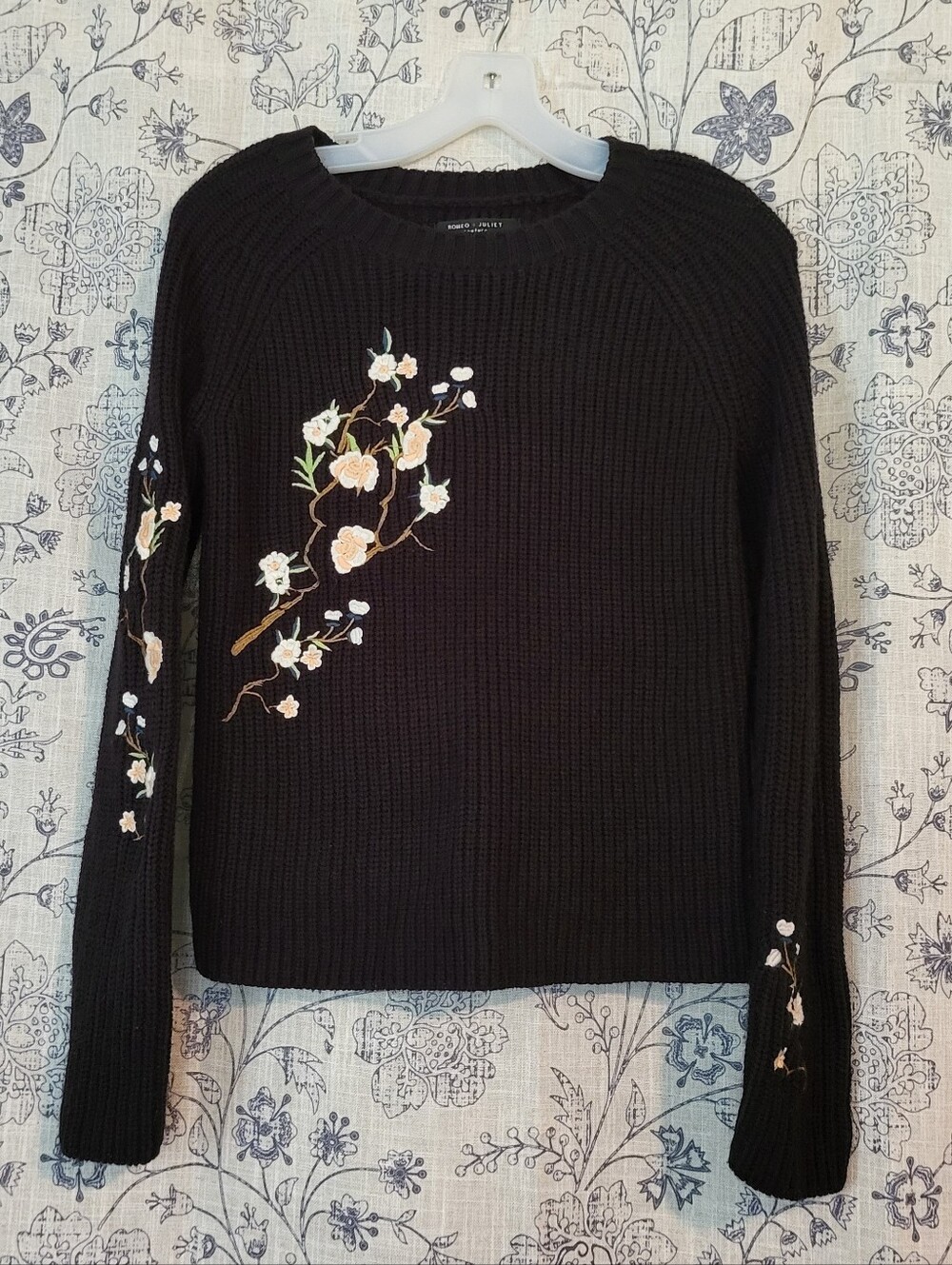 Romeo & Juliet Couture Black Crewneck Sweater with Floral Embroidery
